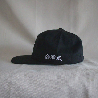 "BLACK ESSENTIALS" cap